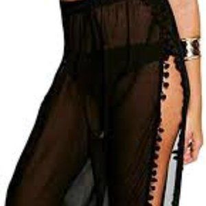 Selink female beachwear black bottoms